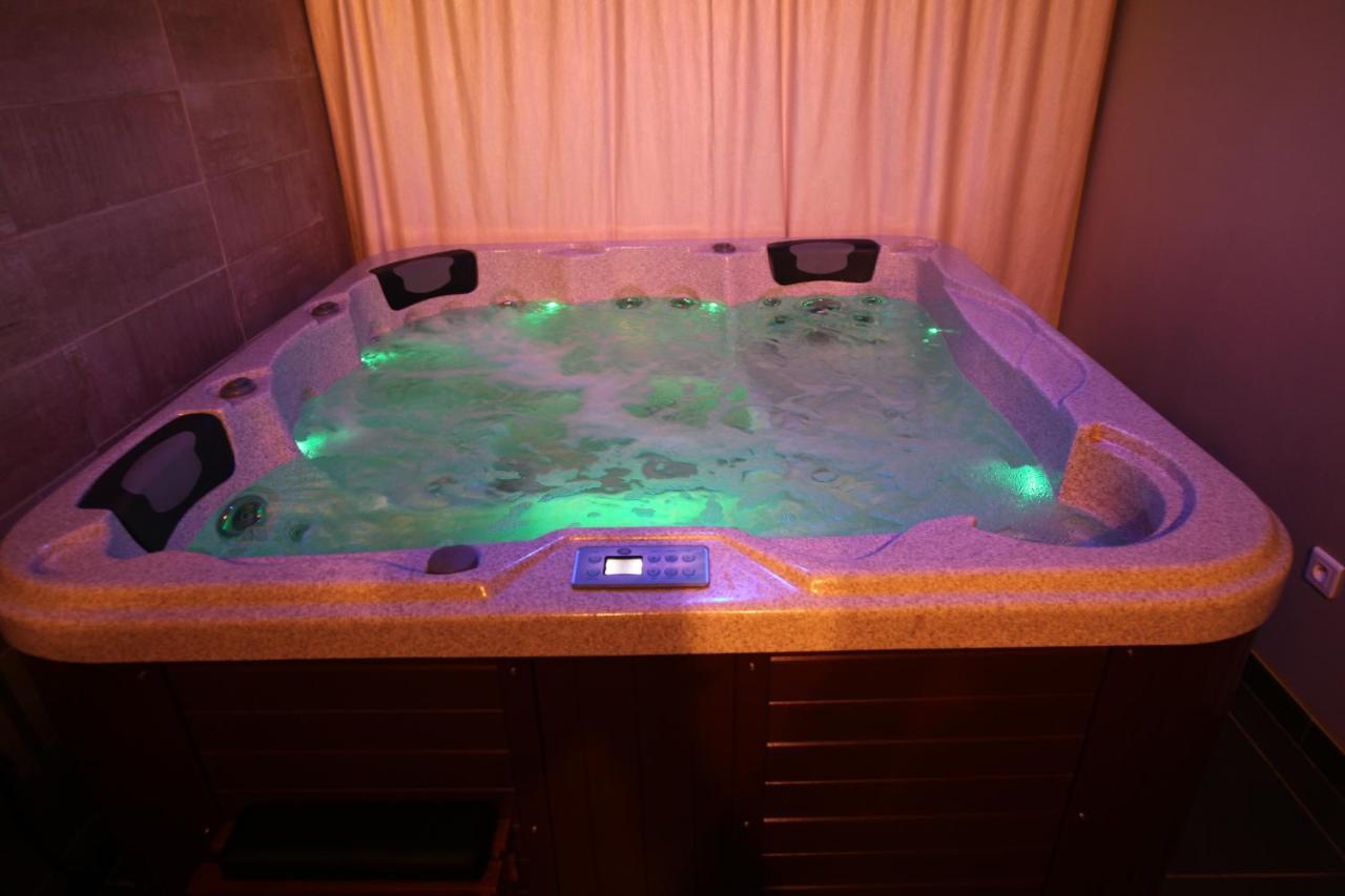 Suite Spa Acces Autonome Beaucaire  Exterior foto